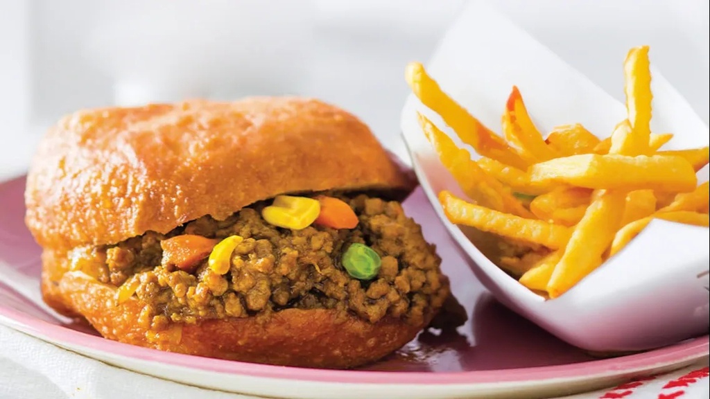 Fat Cake &amp; Mince &amp; Chips